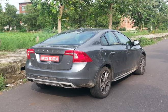 Volvo S60 cross1