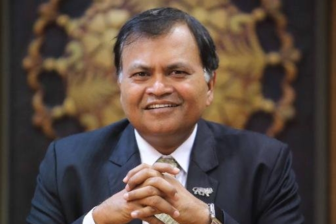 The body has brought out the paper on 'Convergence, Not Consolidation Answer for Public Sector Banks' which suggests that there are no quick fixes for grave problems in the public sector banking. (Twitter0