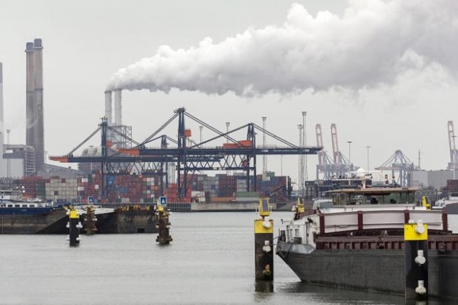 China was referred to as the "world's manufacturing powerhouse" by former Reserve Bank of India Governor Raghuram Rajan and Chief Economic Advisor Arvind Subramanian in a February 2006 research paper. India, however, "failed to match its neighbour in this process", asserted the paper, published by the US-based National Bureau of Economic Research. (Reuters)