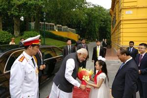 Prime Minister Narendra Modi was accorded a ceremonial welcome in front of the majestic Presidential palace here this morning. (Source: MEA)