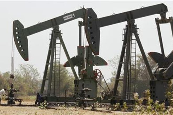 The government has so far raised R3,183 core in 2016-17 via disinvestments in NHPC and the sale of shares in Indian Oil and NTPC to their employees. (Reuters)