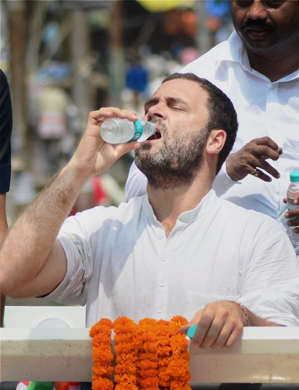 Rahul Gandhi, Rahul Gandhi News, Rahul Gandhi Yatra, Rahul Gandhi Kisan Yatra, Congress, Congress Flag, Chandrashekhar Azad, Hemwati Nandan Bahuguna, Nehru-Gandhi Family, Samajwadi Party, Uttar Pradesh, Rahul Gandhi in Utaar Pradesh