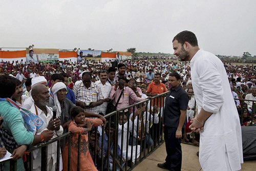 Rahul Gandhi, Rahul Gandhi News, Rahul Gandhi Yatra, Rahul Gandhi Kisan Yatra, Congress, Congress Flag, Chandrashekhar Azad, Hemwati Nandan Bahuguna, Nehru-Gandhi Family, Samajwadi Party, Uttar Pradesh, Rahul Gandhi in Utaar Pradesh