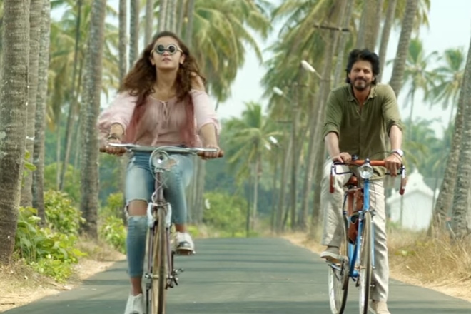 Dear Zindagi, Dear Zindagi box office, Dear Zindagi collections, Dear Zindagi celebrity movie reviews, Dear Zindagi audience review, Dear Zindagi Twitter reaction, Dear Zindagi LIVE updates, shahrukh khan, alia bhatt, bollywood, entertainment news