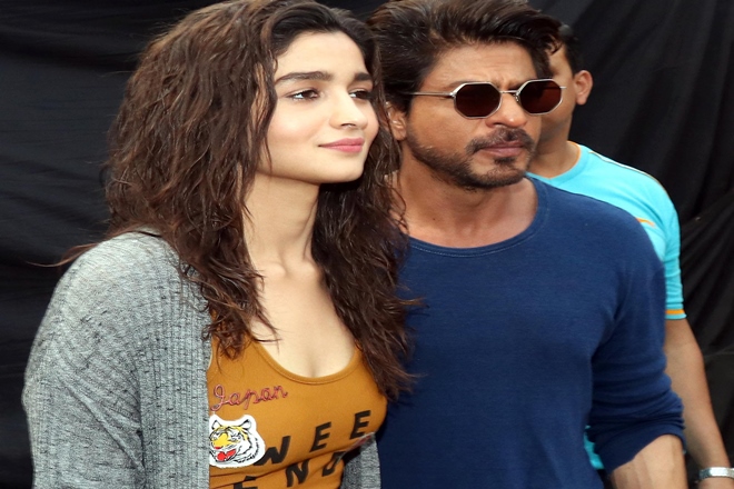 Dear Zindagi, Dear Zindagi box office, Dear Zindagi collections, Dear Zindagi celebrity movie reviews, Dear Zindagi audience review, Dear Zindagi Twitter reaction, Dear Zindagi LIVE updates, shahrukh khan, alia bhatt, bollywood, entertainment news, Dear Zindagi songs, Shahrukh, Shahrukh Alia, SRK