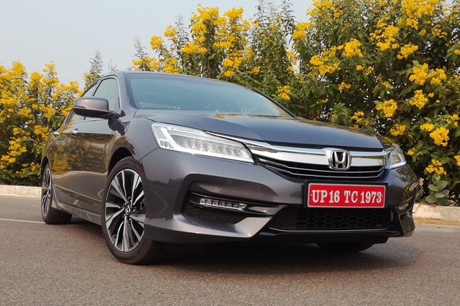 The Honda Accord Hybrid exudes luxury with the LED Headlamps, DRLs and fog lamps