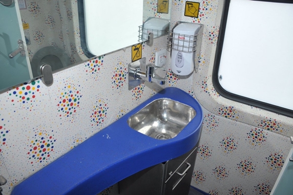 humsafar express, humsafar express interior, humsafar express features, humsafar express specification