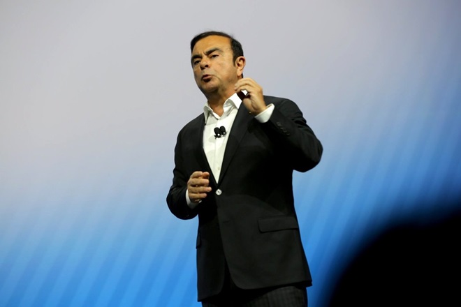 nissan-ceo-carlos-ghosn-announces-breakthrough-technologies-at-ces-2017-large