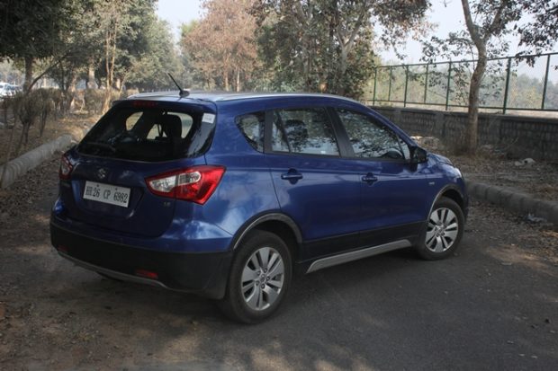 An almost straight roofline allows for generous headroom for rear seat occupants