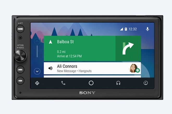 Priced at Rs 26,990 with Apple CarPlay and Android Auto compatibility makes it rather affordable