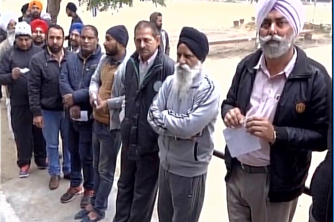 The early voters included General J J Singh (Red) of SAD, Pargat Singh of Congress, Sucha Singh Chhotepur of Apna Punjab Party (APP), and Bhagwant Mann, Gurpreet Singh Ghuggi and Sukhpal SIngh Kahiara of AAP. (ANI)