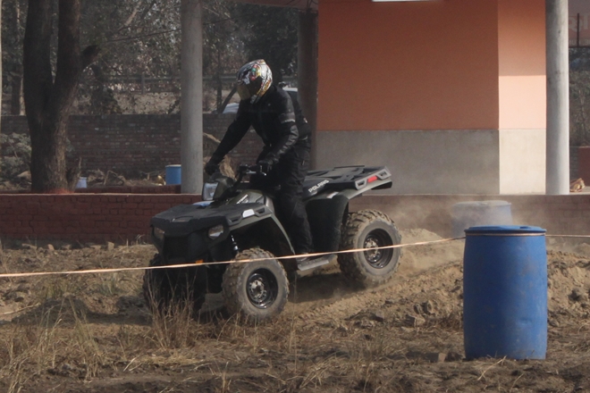 Posture on the Sportsman 400 HO has to be kept in the centre to avoid falling