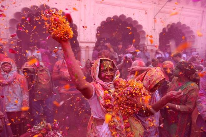 holi 2017, holi, holi celebration, festival of colors, indian festival, indian festival holi, celebration of holi, holi 2017 celebration, colorful festival, financial express news, lifestyle news, festival news, festival