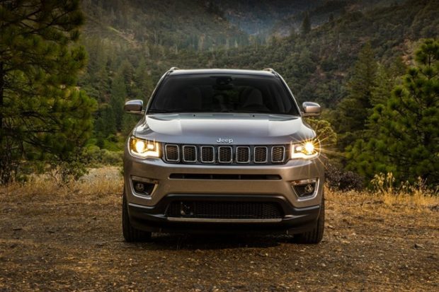 Jeep Compass will be equipped with a 7.0-inch multi-coloured instrument cluster and an 8.4-inch touchscreen infotainment system with Apple CarPlay and Android Auto connectivity