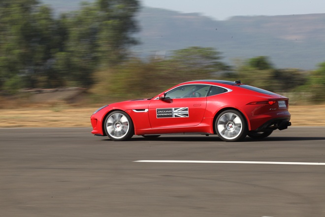 The Jaguar Art of Performance Tour was organised at the Amby Valley, where the entire range of Jaguar was present to be experienced.