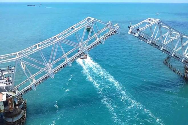 Dhola Sadiya, iconic bridges, iconic indian bridges, India's engineering marvels, engineering marvels, Mahatma Gandhi Setu, Bandra-Worli Sea Link, Godavari Bridge, Godavari Arch Bridge, Pamban Bridge, New Yamuna Bridge, Howrah Bridge