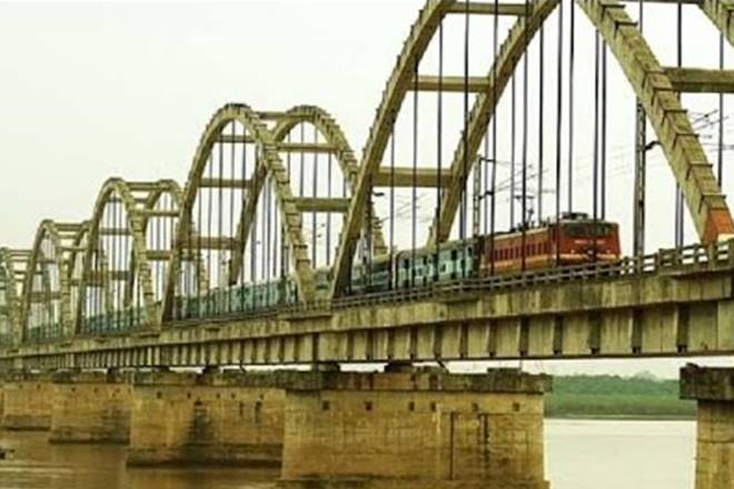 Dhola Sadiya, iconic bridges, iconic indian bridges, India's engineering marvels, engineering marvels, Mahatma Gandhi Setu, Bandra-Worli Sea Link, Godavari Bridge, Godavari Arch Bridge, Pamban Bridge, New Yamuna Bridge, Howrah Bridge