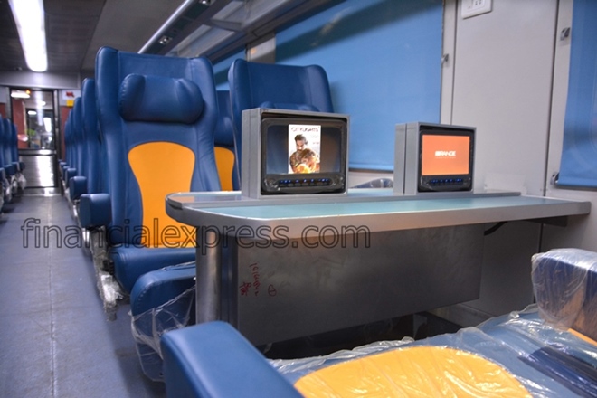 Tejas Express, Tejas Express photos, Tejas Express menu, Tejas Express features