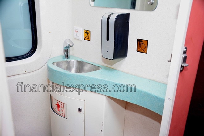 Tejas Express, Tejas Express photos, Tejas Express menu, Tejas Express features