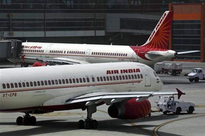 Air India, Air India flight, Kolkata, Mumbai, Nagpur, Air India airbus, Air India plane, Air India pilots, Air India women pilots, plane forced to land, Air India Flight 676, Air India Airbus A-320, flight landing gear, Airbus A-320, Nagpur airport, Air India incident, Air India mishap