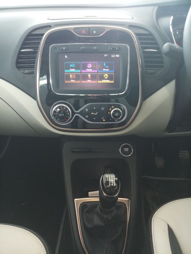 Renault Captur infotainment system