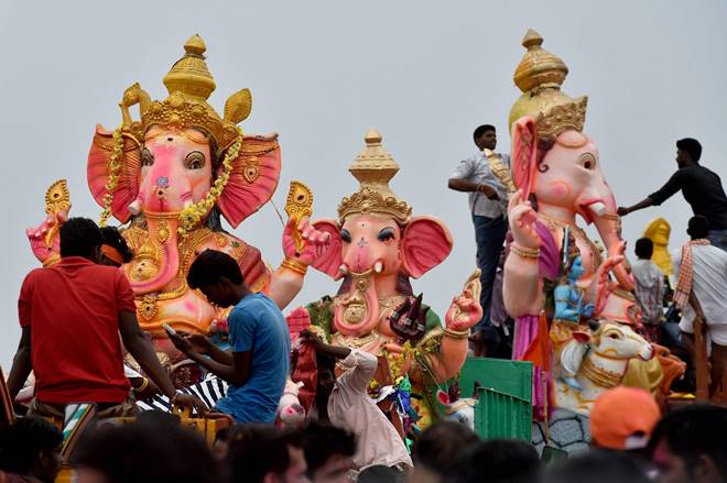 Ganesh Visarjan, Ganesh Visarjan 2017, Ganesh Visarjan 2017 Live, Ganesh Visarjan live, Ganesh Visarjan 2017 live updates, Ganeshotsav, Ganesh chaturthi, Ganesh chaturthi mumbai, Ganesh Visarjan updates, Anant Chaturdashi, Ganesh idol, india news
