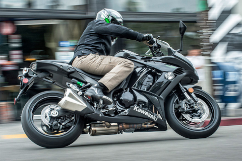 Kawasaki Ninja 1000 Price In India Kawasaki Ninja 1000 Price List Ex Showroom Price Images Mileage Colors Reviews The Financial Express The Financial Express