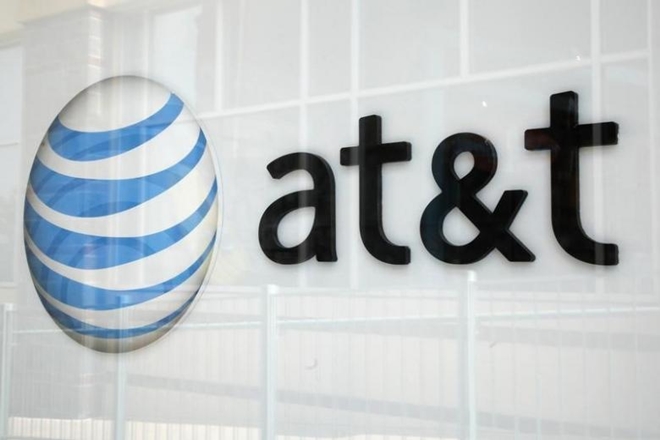 AT&T , AT&T billion dollar deal, Time Warner deal, Randall Stephenson, Donald Trump, White House, Wall Street, Warner Bros movie studio, Makan Delrahim