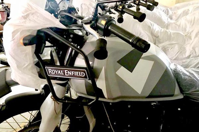 2018 Royal Enfield Himalayan Fi side fuel tank