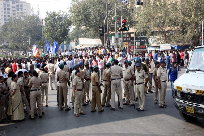 bhima koregaon news, bhima koregaon latest news, bhima koregaon dangal, mumbai police, traffic, Pune, Buses,Hadapsar, Fursung, Ahmednagar, Aurangabad, chembur, mumbai traffic, mumbai bandh, maharashtra dalit protests, mumbai bus services, mumbai local trains