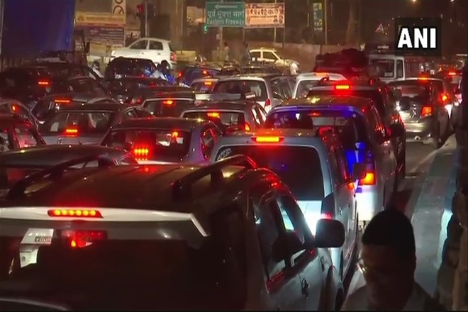 Mumbai Traffic Jam, bhima koregaon news, bhima koregaon latest news, bhima koregaon dangal, mumbai police, traffic, Pune, Buses,Hadapsar, Fursung, Ahmednagar, Aurangabad, chembur, mumbai traffic, mumbai bandh, maharashtra dalit protests, mumbai bus services, mumbai local trains