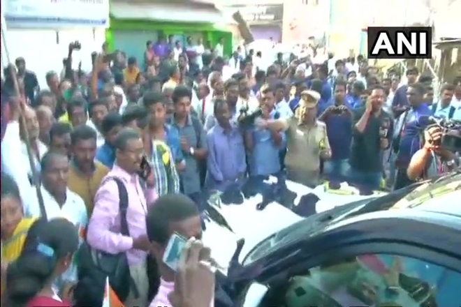 Kamal Haasan visits APJ Abdul Kalam's house in Rameswaram.