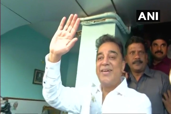 Kamal Haasan leaves after visiting APJ Abdul Kalam's house in Rameswaram.