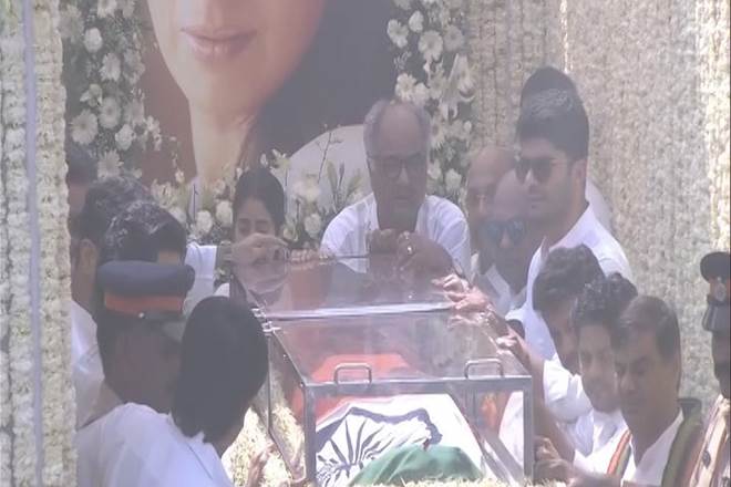 Mortal remains of Sridevi being taken for cremation. Boney Kapoor, daughters Jhanvi and Khushi present