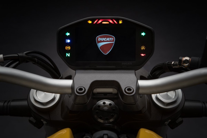 2018 Ducati Monster 821 coloured TFT instrument cluster