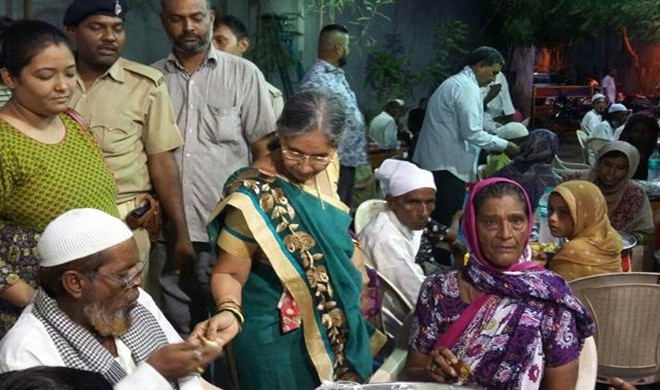 Jashodaben Modi, iftar, Ahmedabad, Eid, Muslims in Gujarat, Jashodaben Modi iftar, Jashodaben attends iftar