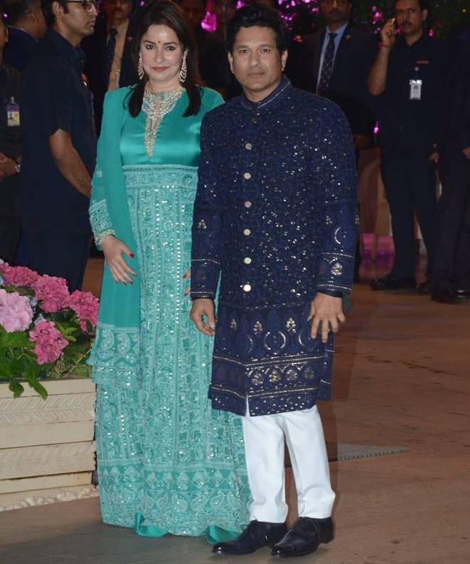 akash ambani marriage photos, akash ambani, akash ambani engagement photos, akash ambani wedding, akash ambani and shloka mehta, akash ambani engagement photo, shloka mehta, shloka mehta engagement, ambani wedding, ambani wedding photos, Ranbir kapoor, Bollywood, Shah rukh khan