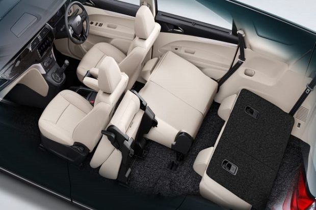 Mahindra Marazzo, Mahindra Marazzo prices, Mahindra Marazzo interiors, Mahindra Marazzo 7-seater, 7-seater cars in India, 8-seater cars in India