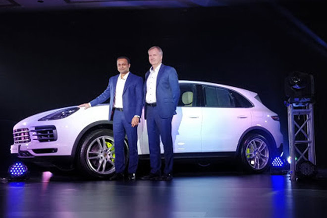 porsche cayenne price in India porsche Cayenne images 2018 Porsche Cayenne Specification Porsche Cayenne 2018 review Porsche Cayenne features Porsche Cayenne SUV porsche Cayenne interior porsche Cayenne price in India 2018 porsche Cayenne turbo