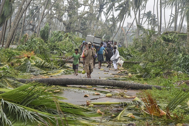 Cyclone 'Titli' leaves 9 dead in Odisha and Andhra
