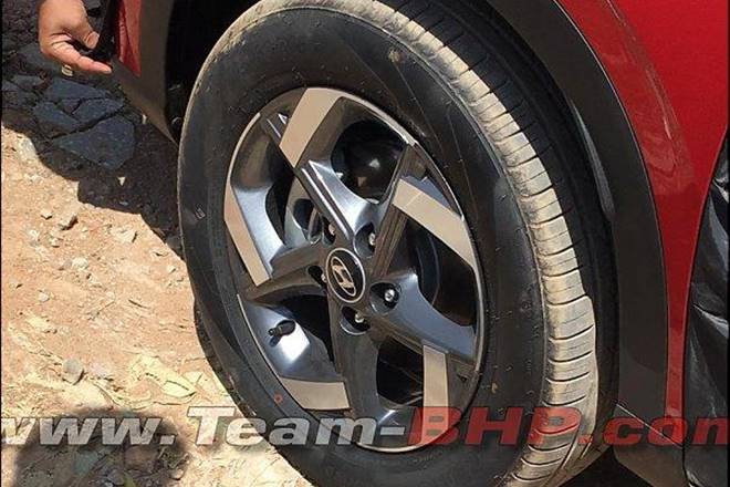Hyundai Venue alloy wheels