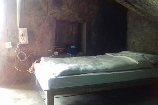 990 rupee, gmvn kedarnath, kedarnath badrinath,kedarnath cave,Modi in cave,modi in kedarnath,Narendra Modi, chardham yatra by helicopter, PM modi in kedarnath,Rudra cave booking, rudra meditation cave kedarnath 