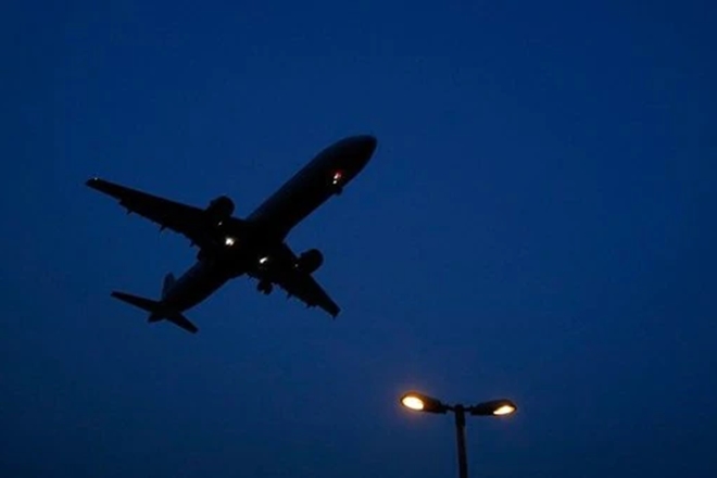 Paris Mumbai flight, emergency landing, Iran, Dubai, Airbus A340, Air France