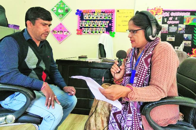 Alfaz-e-Mewat, 107.8 fm, Ghaghas, Haryana, 107.8 MHz, Gurgaon, Gurgaon ki Awaaz, Radio Udaan, Online, Danish Mahajan, general secretary of Radio Udaan, Jnan Taranga, 90.4 FM, Guwahati, Assam chief minister Tarun Gogoi, Jnan Taranga, Krishna Kanta Handique State Open University, KKHSOU, North Eastern Development Finance Corporation, NEDFi, Guwahati, Radio Dhimsa, 90.4 FM, Koraput, Odisha, Chappar village in Odisha, Koraput 