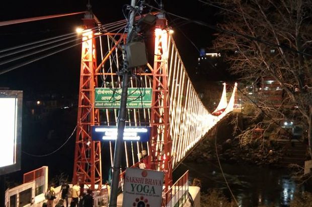 Laxman Jhula rishikesh, Laxman jhula closed, lakshman jhula, rishikesh, ram jhula, ganga river, kanwad yatra 2019, neelkanth temple rishikesh