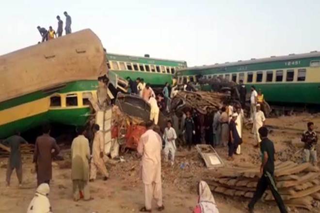 Pakistan train collision, Pakistan train accident, Akbar Express, Pakistan Railways Minister, Sheikh Rasheed Ahmed, Pakistan Prime Minister, Imran Khan, Pakistan news