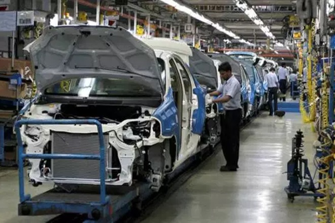 Maruti suzuki, mahindra, honda cars and other automakers suspended production, two wheeler companies also put brakes, hero motocorp, honda motorcycle and scooter india, tvs