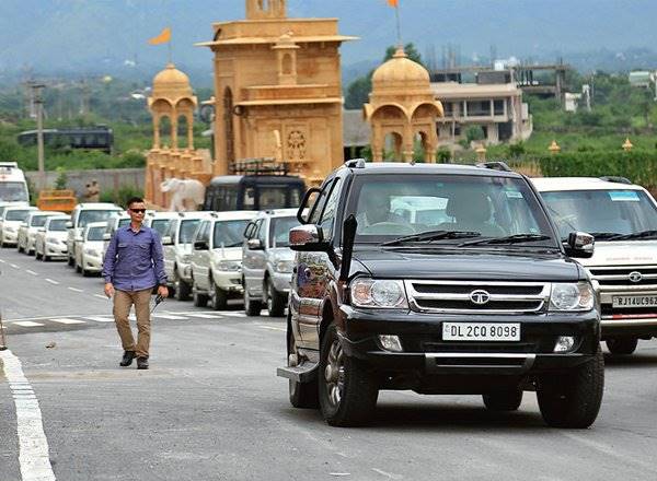 Narendra Modi cars - Tata Safari (Image source - Dainik Bhaskar)