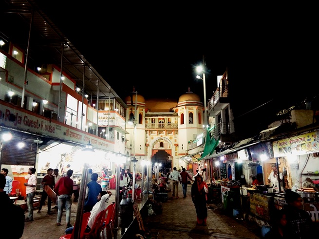 Orchha, MP Tourism, Madhya Pradesh Tourism, Heart of India, Betwa River rafting, Ram Raja temple, Orchha cenotaphs, Jehangir palace, Orchha Sheesh Mahal, Orchha Tour
