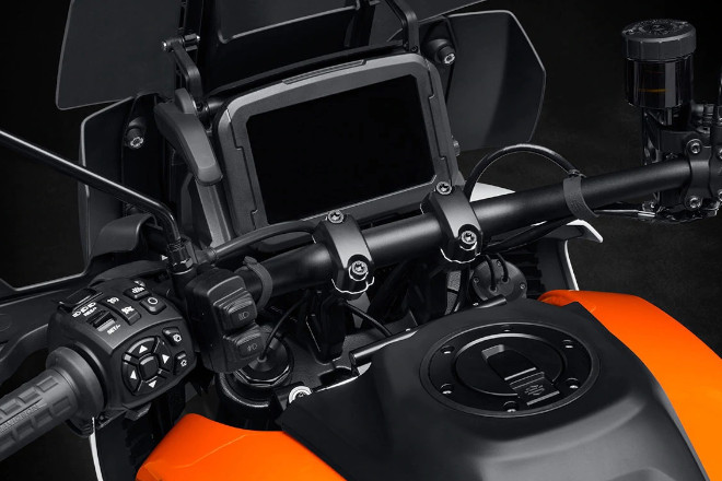 Harley Davidson Pan America 1250 touchscreen display